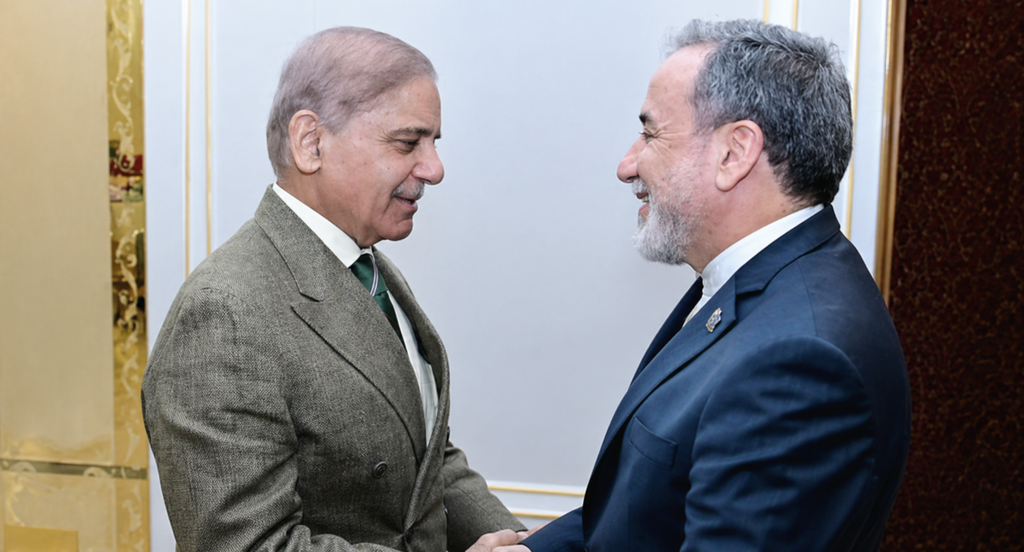 عراقجي يصل إسلام آباد مجددًا وسط تعثر المحادثات مع واشنطن