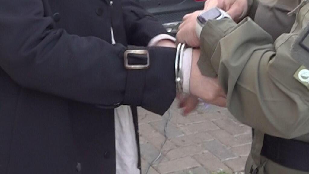 هوية مزدوجة