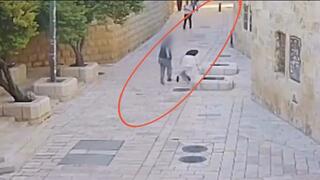 فيديو صادم يوثّق اعتداء مستوطن على راهبة في القدس 