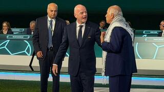 مؤتمر "فيفا": الرجوب يرفض مصافحة نائب رئيس الاتحاد الإسرائيلي