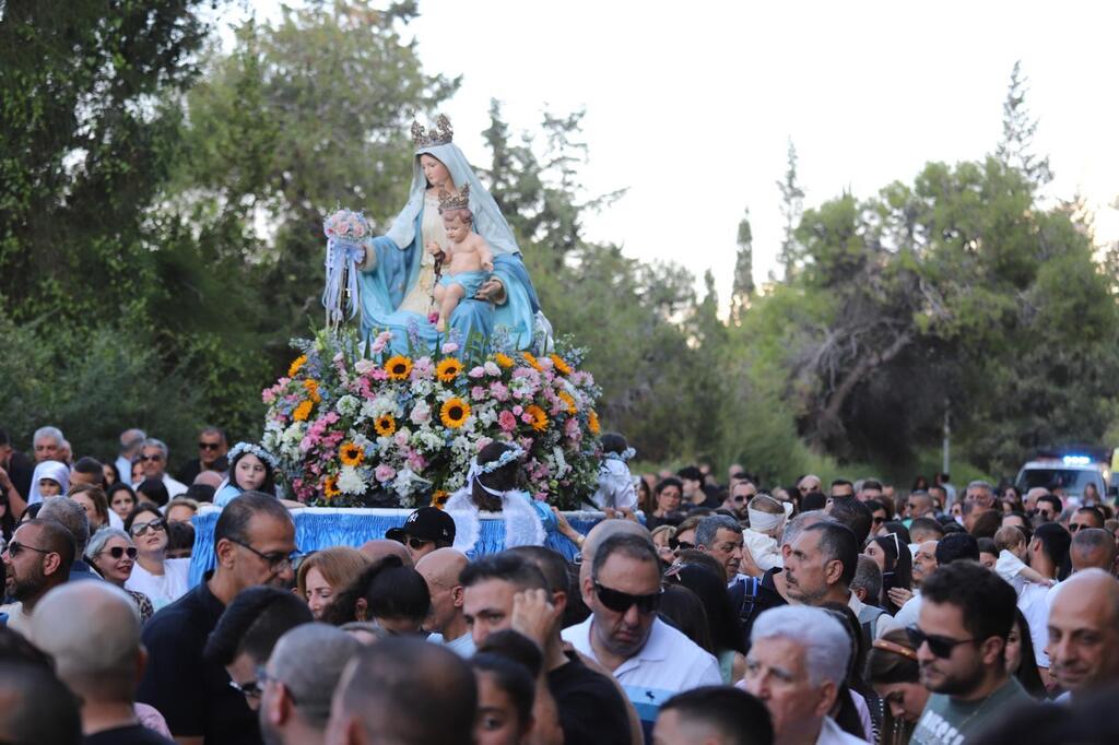 حيفا: مسيرة "طلعة العذراء" التاريخية 