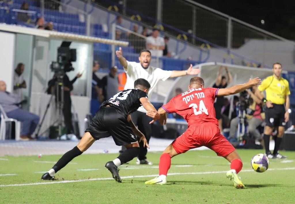 مباراة النادي الرياضي كفرقاسم وهبوعيل نوف هجليل (راديو الناس) مباراة النادي الرياضي كفرقاسم وهبوعيل نوف هجليل