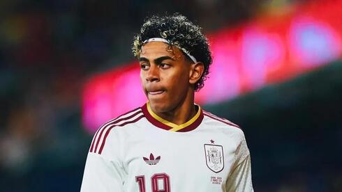  لامين يامال 