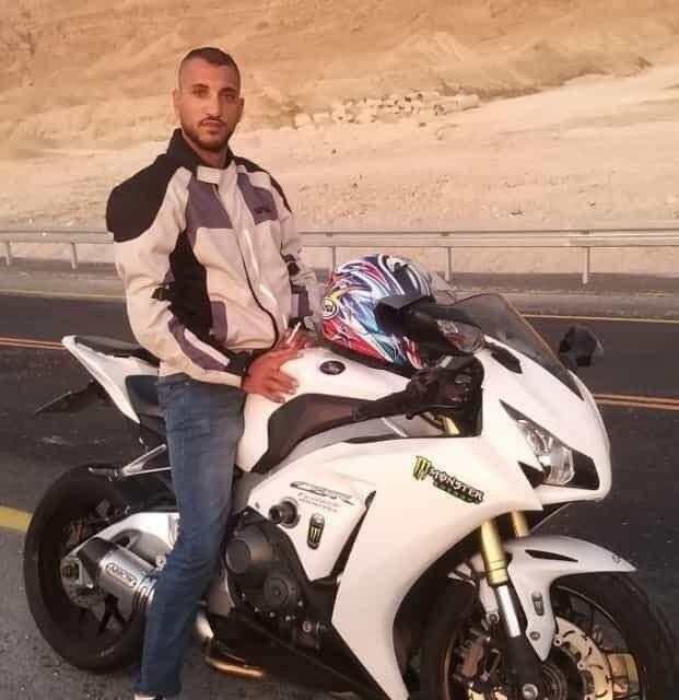 الشاب عبدالسلام أبو عصب (وفق البند 27 أ من قانون الحقوق الأدبية (2007)) الشاب عبدالسلام أبو عصب