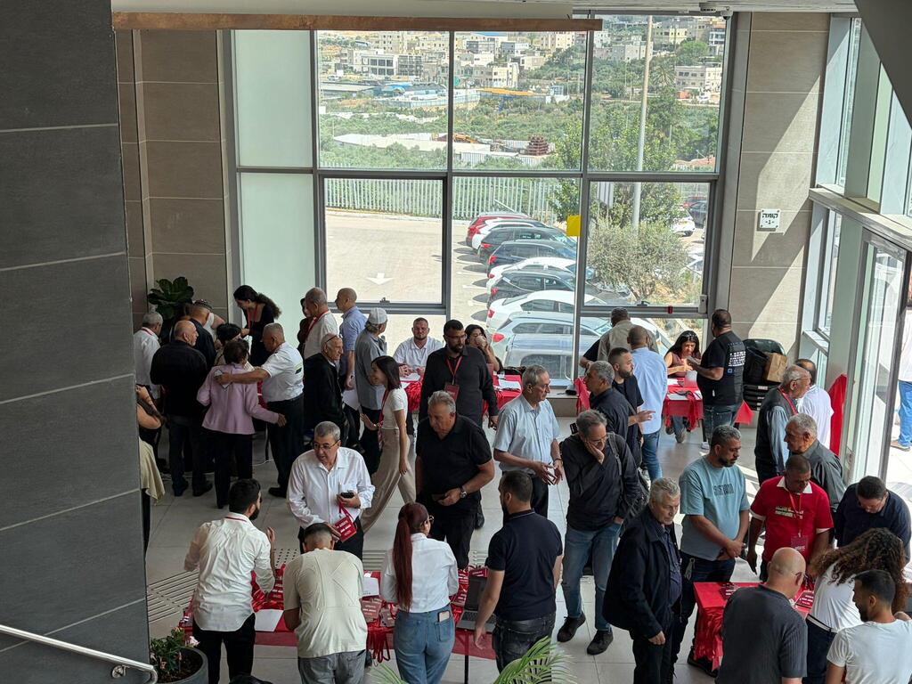 ديرحنا: الجبهة تفتتح مجلسها الانتخابي بمشاركة مئات المندوبين لاختيار قائمتها للكنيست (الجبهة) ديرحنا: الجبهة تفتتح مجلسها الانتخابي بمشاركة مئات المندوبين لاختيار قائمتها للكنيست