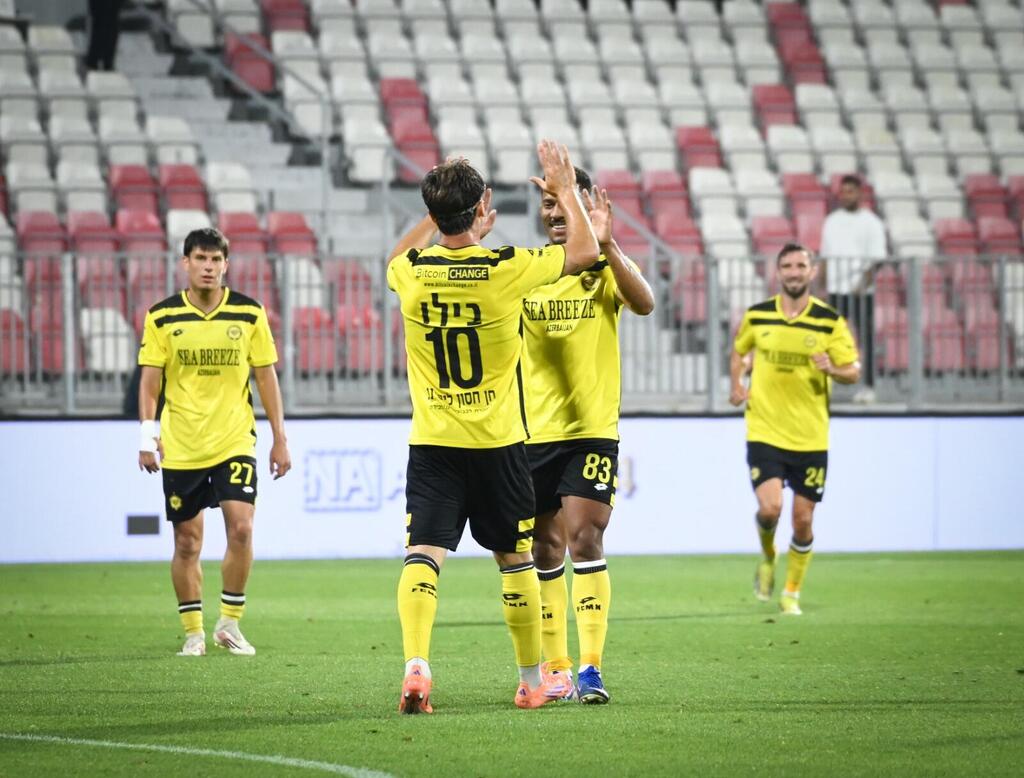 الرينة يطوي صفحة هذا الموسم ونتانيا يُسقطه برباعية في وداع دوري الأضواء