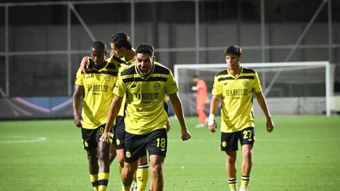 الرينة يطوي صفحة هذا الموسم ونتانيا يُسقطه برباعية في وداع دوري الأضواء