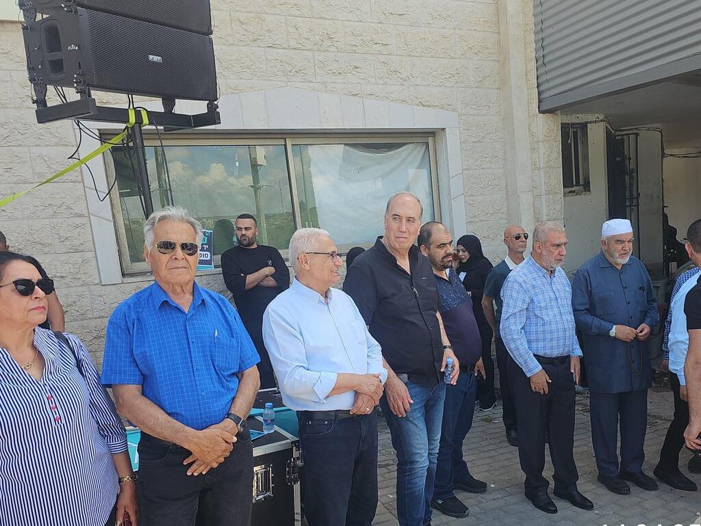 انطلاق مظاهرة "الراية السوداء" في الجديدة المكر احتجاجًا على الجريمة (راديو الناس) انطلاق مظاهرة "الراية السوداء" في الجديدة المكر احتجاجًا على الجريمة