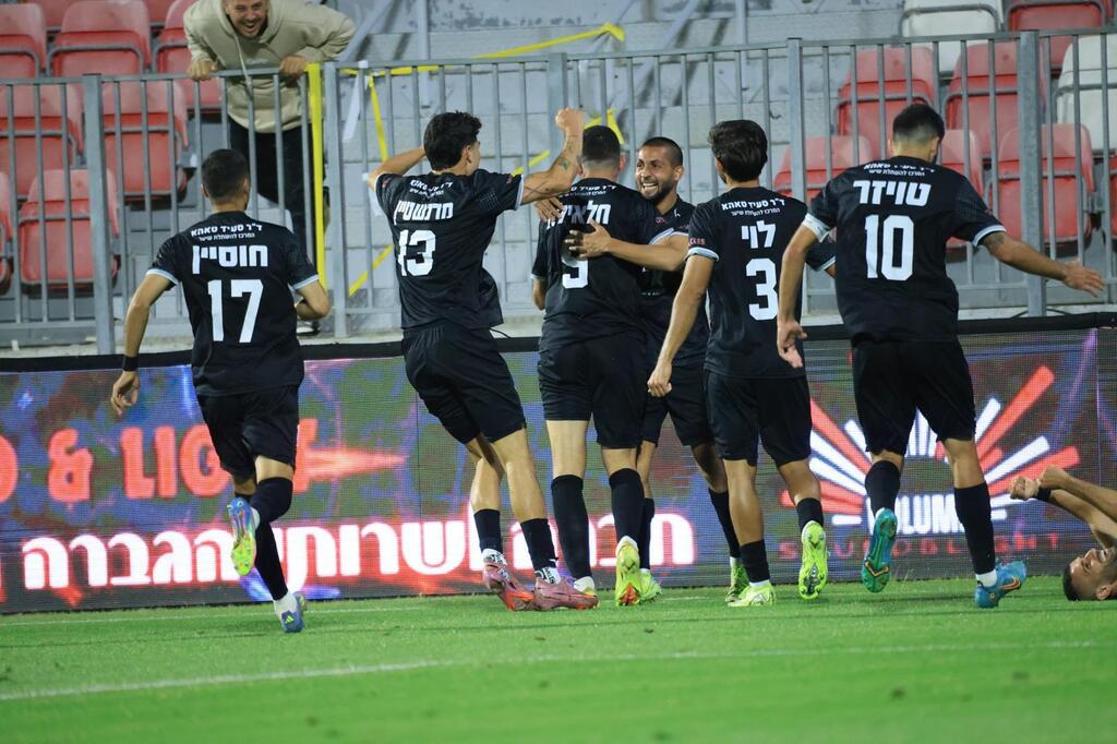 دبور وخلايله يسجلان بتعادل مثير 2-2 بين عكا ونوف هجليل (راديو الناس) دبور وخلايله يسجلان بتعادل مثير 2-2 بين عكا ونوف هجليل