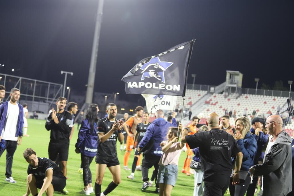 دبور وخلايله يسجلان بتعادل مثير 2-2 بين عكا ونوف هجليل (راديو الناس) دبور وخلايله يسجلان بتعادل مثير 2-2 بين عكا ونوف هجليل