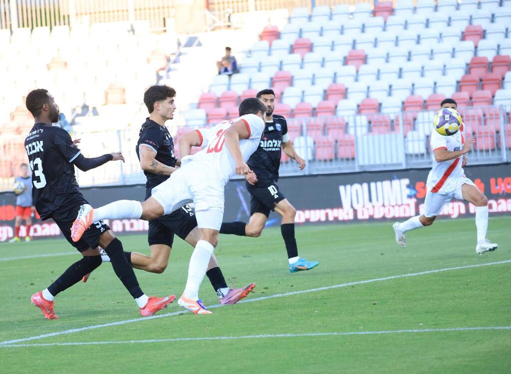 دبور وخلايله يسجلان بتعادل مثير 2-2 بين عكا ونوف هجليل (راديو الناس) دبور وخلايله يسجلان بتعادل مثير 2-2 بين عكا ونوف هجليل