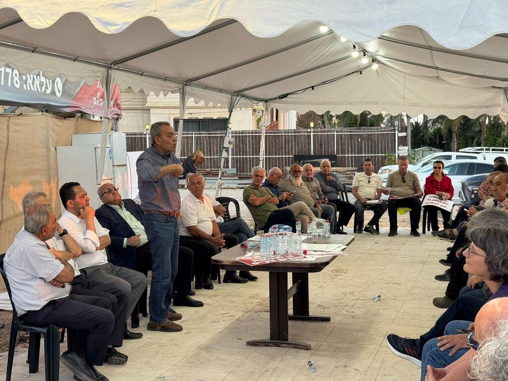 لجنة المتابعة تزور خيمة الاعتصام في الطيبة تضامنًا مع نضال الأرض والمسكن