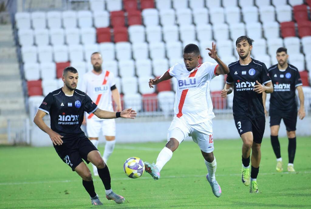دبور وخلايله يسجلان بتعادل مثير 2-2 بين عكا ونوف هجليل (راديو الناس) دبور وخلايله يسجلان بتعادل مثير 2-2 بين عكا ونوف هجليل