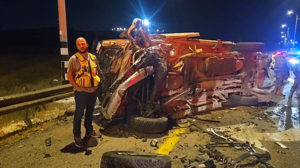 قتيل وإصابة حرجة بحادث طرق على شارع 60