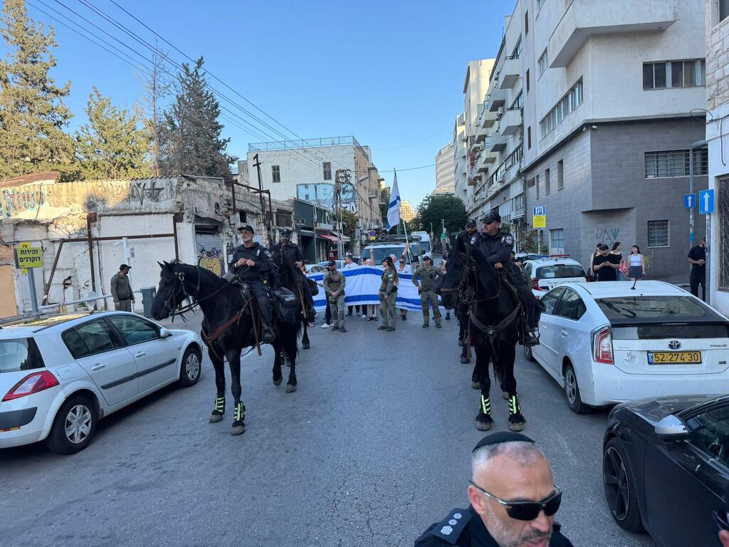 حيفا: مظاهرة عربية يهودية ضد الاحتلال في ذكرى حرب حزيران واعتقال متظاهر (راديو الناس) حيفا: مظاهرة عربية يهودية ضد الاحتلال في ذكرى حرب حزيران واعتقال متظاهر
