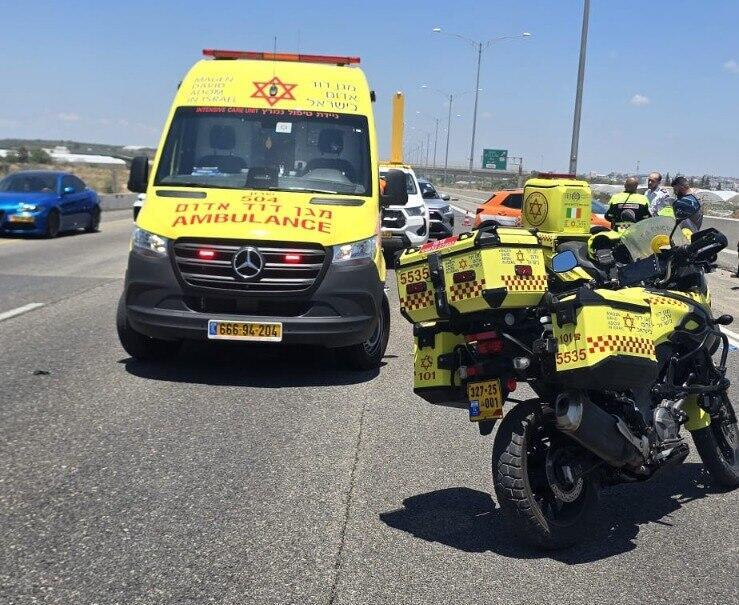 مصرع راكب دراجة نارية في حادث طرق قرب مفرق باقة جت (اسعاف) مصرع راكب دراجة نارية في حادث طرق قرب مفرق باقة جت
