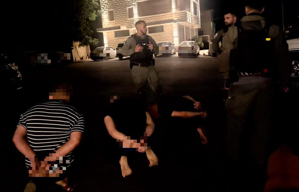 ظهور مسلحين في حفل زفاف ينتهي باعتقالات واسعة (الشرطة) ظهور مسلحين في حفل زفاف ينتهي باعتقالات واسعة