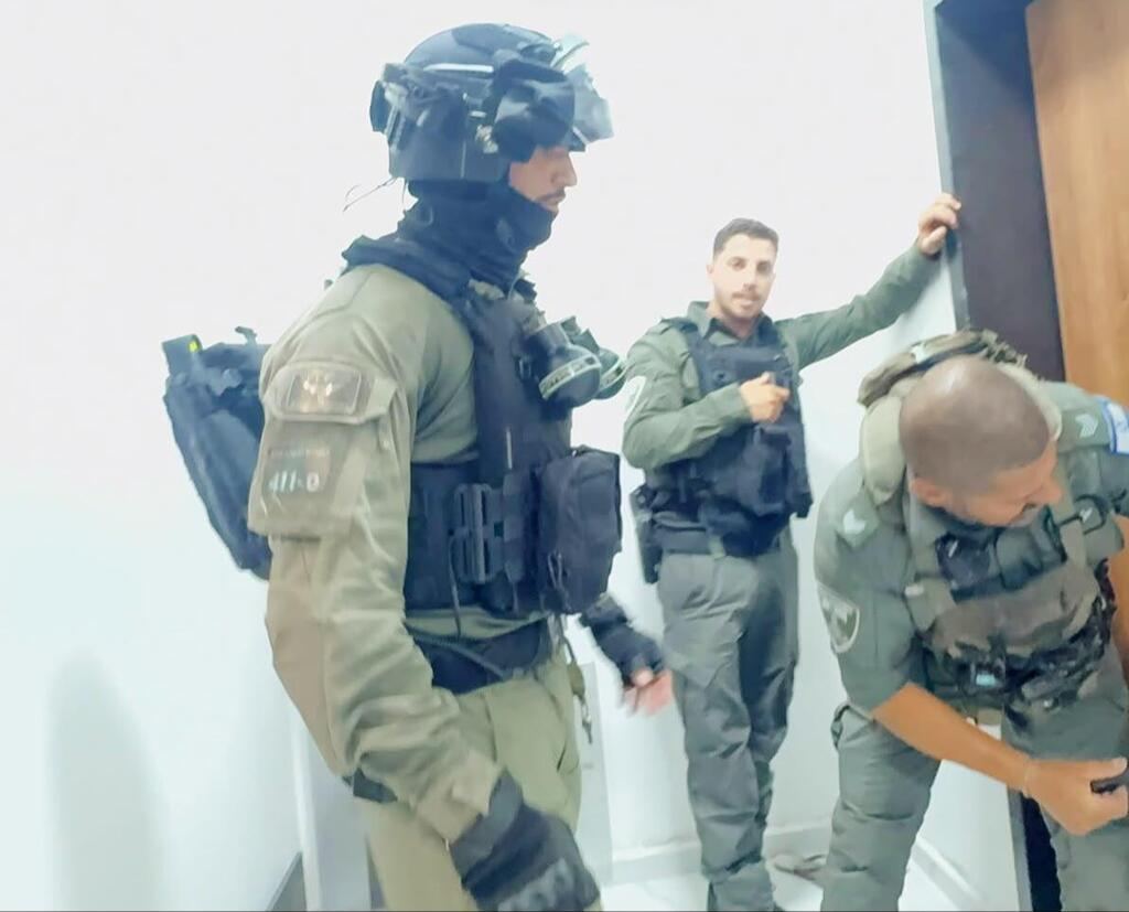 ظهور مسلحين في حفل زفاف ينتهي باعتقالات واسعة (الشرطة) ظهور مسلحين في حفل زفاف ينتهي باعتقالات واسعة