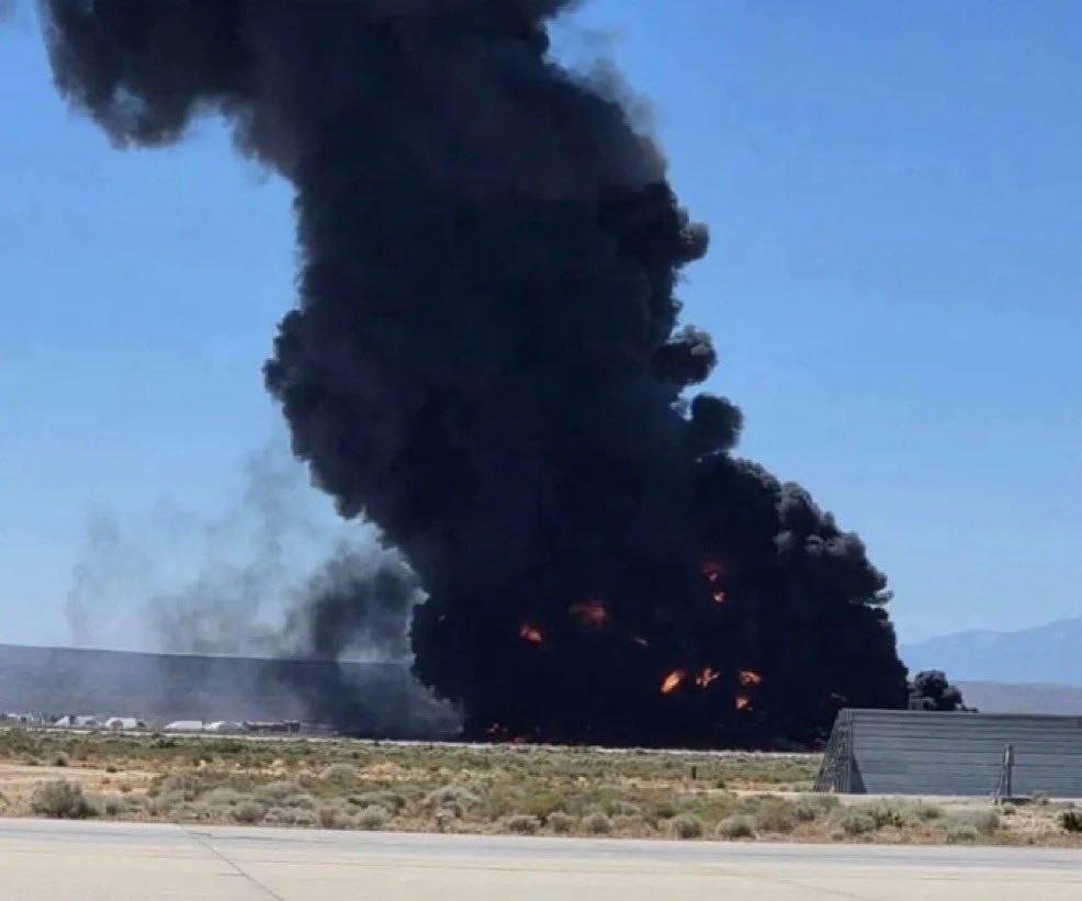 تحطم قاذفة "B-52" في كاليفورنيا (وفق البند 27أ) تحطم قاذفة "B-52" في كاليفورنيا