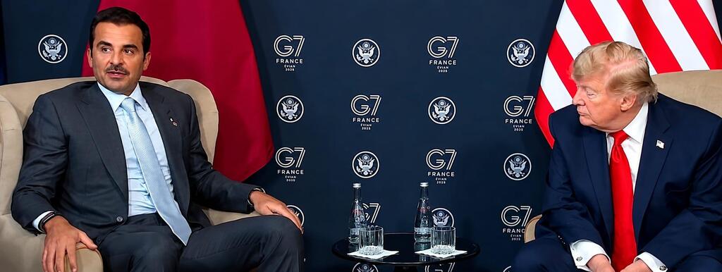 ترامب وأمير دولة قطر على هامش قمة(G7) في فرنسا (تصوير شاشة ) ترامب وأمير دولة قطر على هامش قمة(G7) في فرنسا