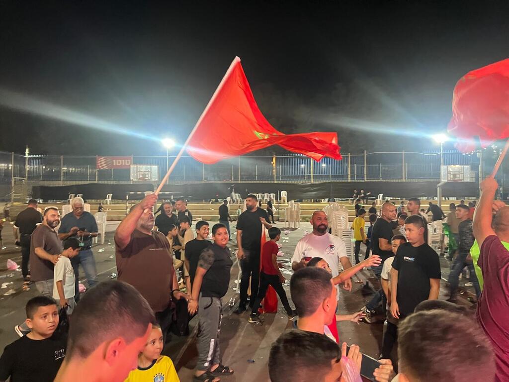 الفريديس: احتفالات بتأهل المغرب إلى ربع نهائي كأس العالم (راديو الناس) الفريديس: احتفالات بتأهل المغرب إلى ربع نهائي كأس العالم