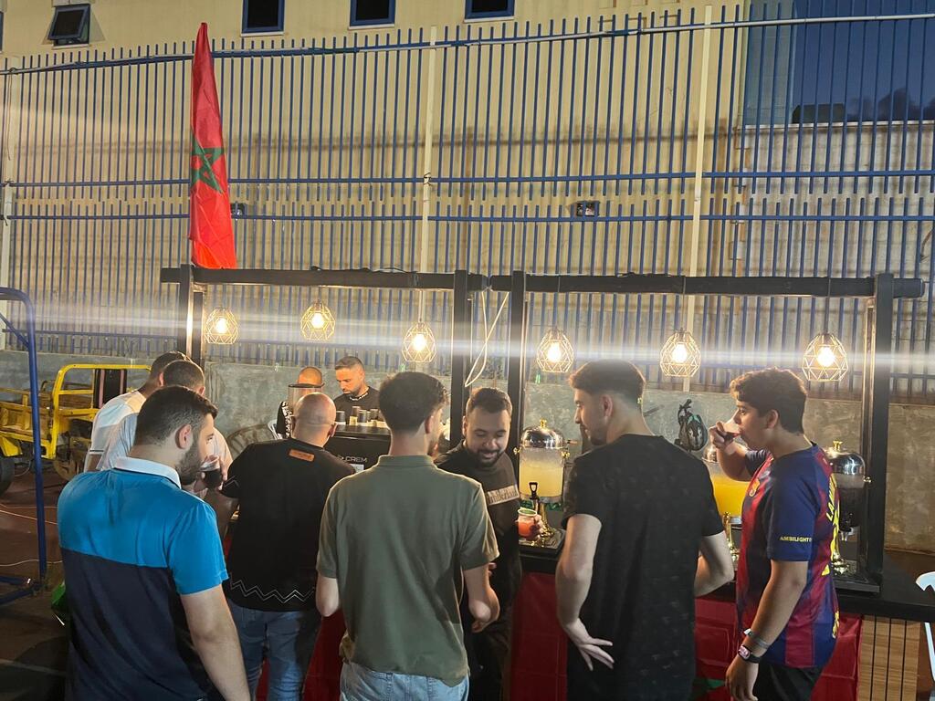 الفريديس تجمع الجمهور لمتابعة مباراة المنتخب المغربي أمام كندا (راديو الناس) الفريديس تجمع الجمهور لمتابعة مباراة المنتخب المغربي أمام كندا