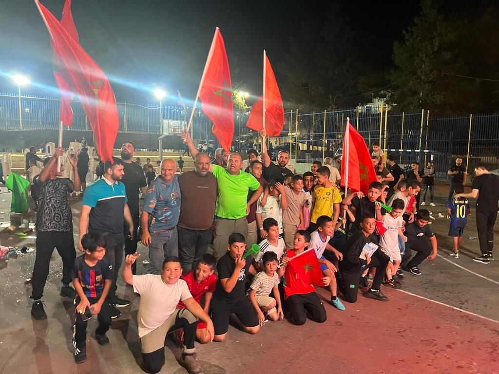 الفريديس: احتفالات بتأهل المغرب إلى ربع نهائي كأس العالم (راديو الناس) الفريديس: احتفالات بتأهل المغرب إلى ربع نهائي كأس العالم