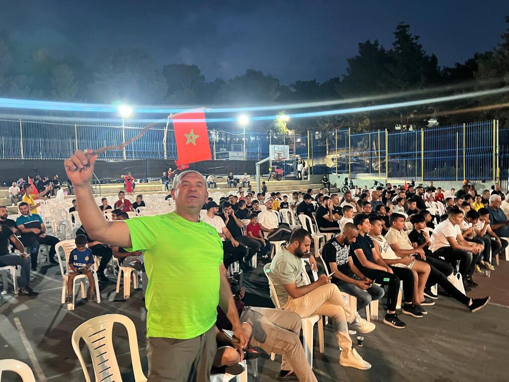 الفريديس تجمع الجمهور لمتابعة مباراة المنتخب المغربي أمام كندا (راديو الناس) الفريديس تجمع الجمهور لمتابعة مباراة المنتخب المغربي أمام كندا