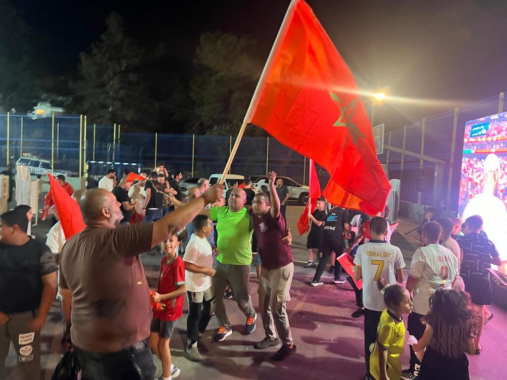الفريديس: احتفالات بتأهل المغرب إلى ربع نهائي كأس العالم (راديو الناس) الفريديس: احتفالات بتأهل المغرب إلى ربع نهائي كأس العالم