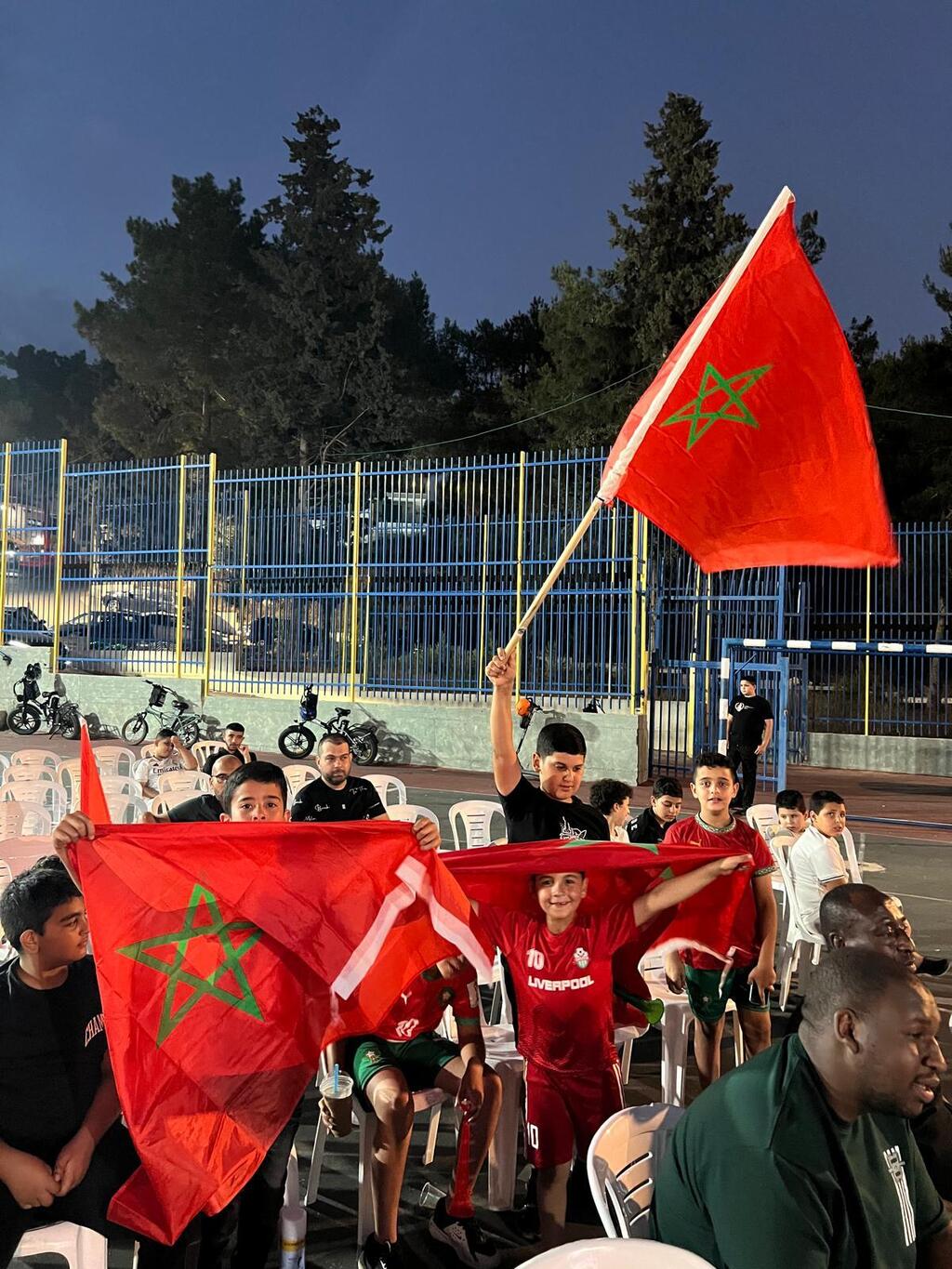 الفريديس تجمع الجمهور لمتابعة مباراة المنتخب المغربي أمام كندا (راديو الناس) الفريديس تجمع الجمهور لمتابعة مباراة المنتخب المغربي أمام كندا