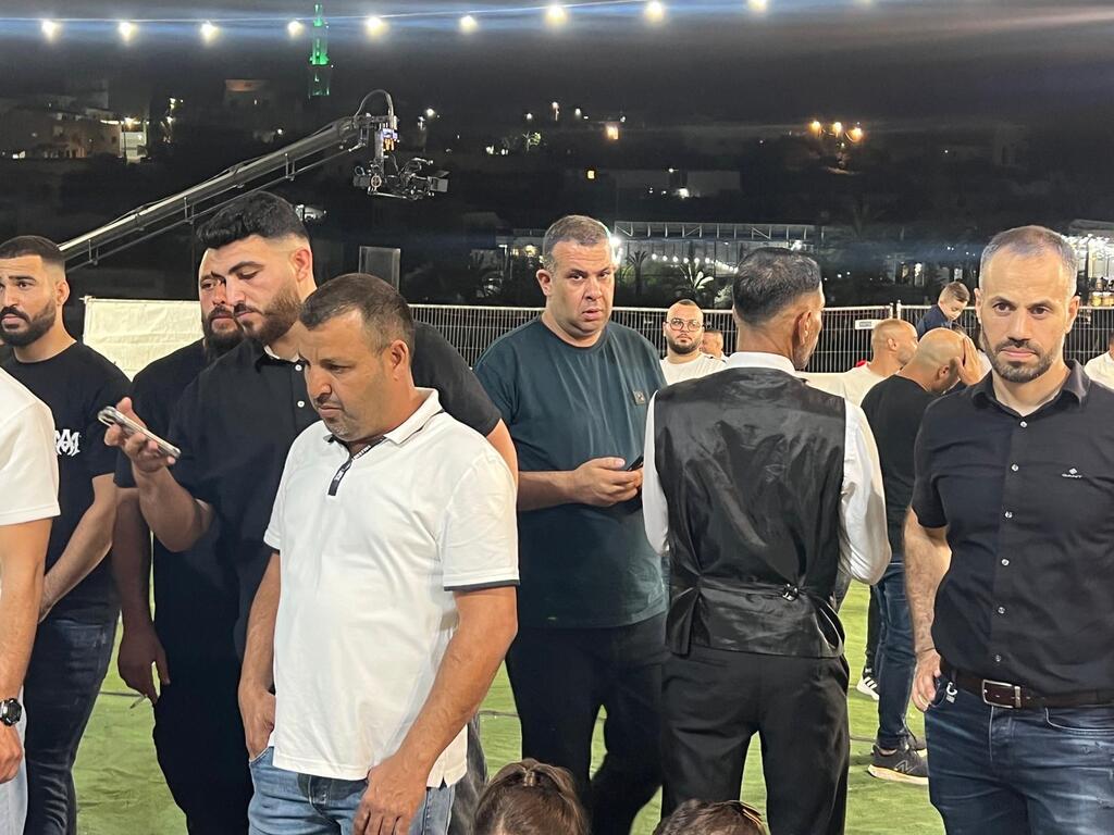 حفل حناء عريس في كفر قرع يتحول إلى مدرج لمباراة المغرب وفرنسا (راديو الناس) حفل حناء عريس في كفر قرع يتحول إلى مدرج لمباراة المغرب وفرنسا