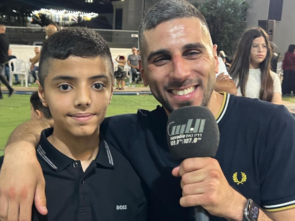 حفل حناء عريس في كفر قرع يتحول إلى مدرج لمباراة المغرب وفرنسا (راديو الناس) حفل حناء عريس في كفر قرع يتحول إلى مدرج لمباراة المغرب وفرنسا