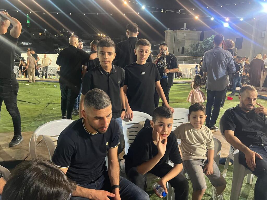 حفل حناء عريس في كفر قرع يتحول إلى مدرج لمباراة المغرب وفرنسا (راديو الناس) حفل حناء عريس في كفر قرع يتحول إلى مدرج لمباراة المغرب وفرنسا