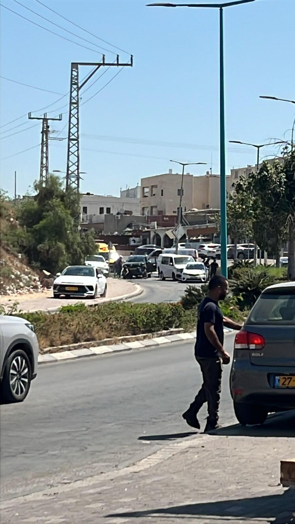 أهالي رهط يتصدون لمحاولة تسفي سوكوت دخول مدرسة "النجاح"