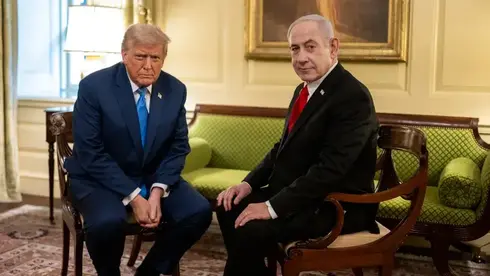 الرئيس الأميركي دونالد ترامب ورئيس الوزراء الاسرائيلي بنيامين نتنياهو