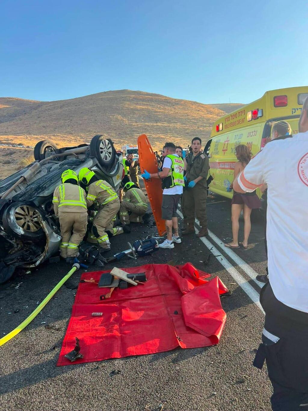 حادث طرق في الأغوار (نجمة داوود الحمراء \ الإطفاء والإنقاذ) حادث طرق في الأغوار