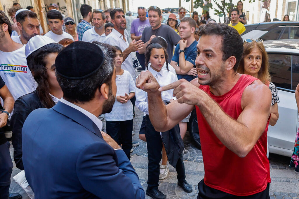 القدس: مواجهات للأسبوع السادس حول مقهى يفتح أبوابه يوم السبت (Flash90) القدس: مواجهات للأسبوع السادس حول مقهى يفتح أبوابه يوم السبت