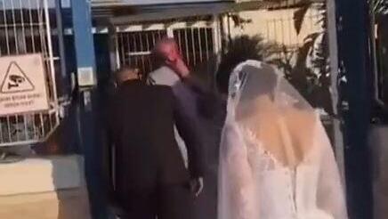 اعتقال عروسين في النقب بملابس الزفاف وبن غفير يتفاخر