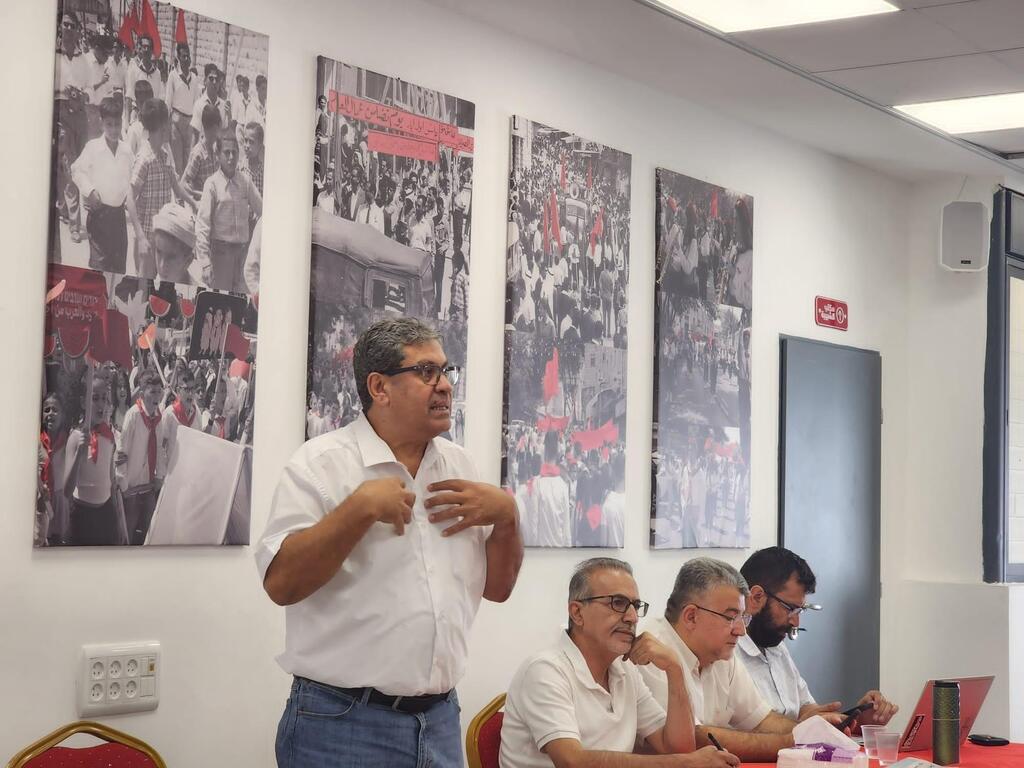 الجبهة والحزب الشيوعي يحسمان موقفهما: التمسك بقرار لجنة الوفاق للمشتركة الثلاثية (الجبهة والحزب الشيوعي) الجبهة والحزب الشيوعي يحسمان موقفهما: التمسك بقرار لجنة الوفاق للمشتركة الثلاثية