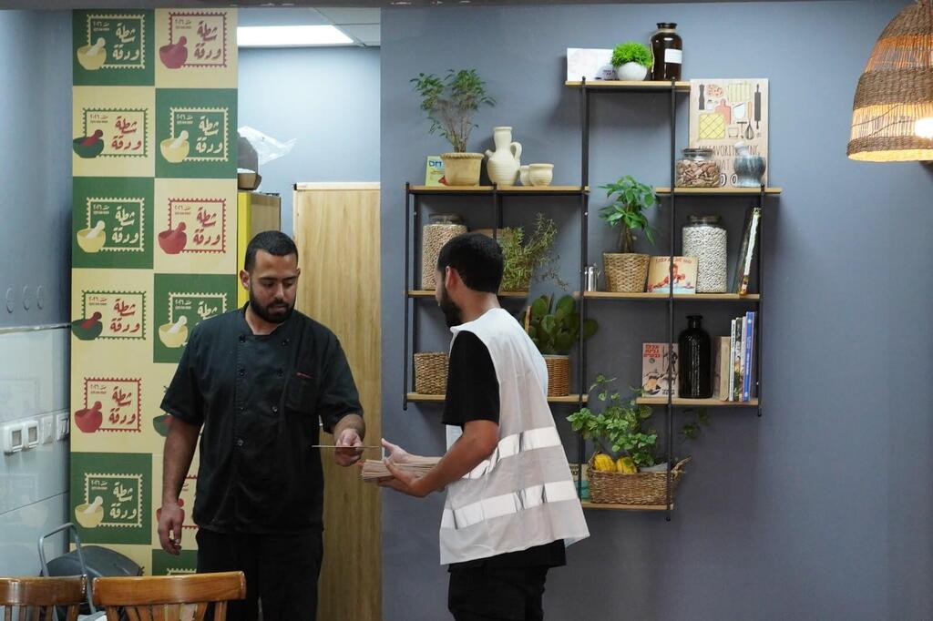 لجنة المزارعين في الطيبة توسع حملتها 