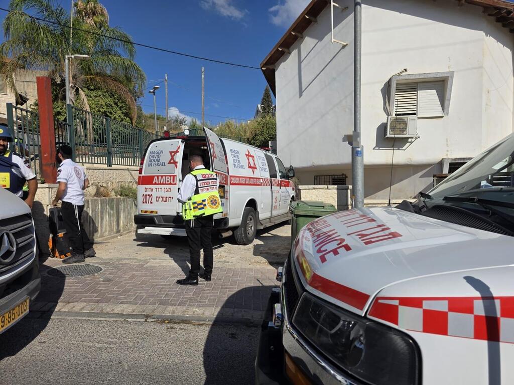 إصابتان حرجتان لطفلين 4 و6 سنوات طعنا في منطقة القدس