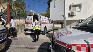إصابتان حرجتان لطفلين 4 و6 سنوات طعنا في منطقة القدس
