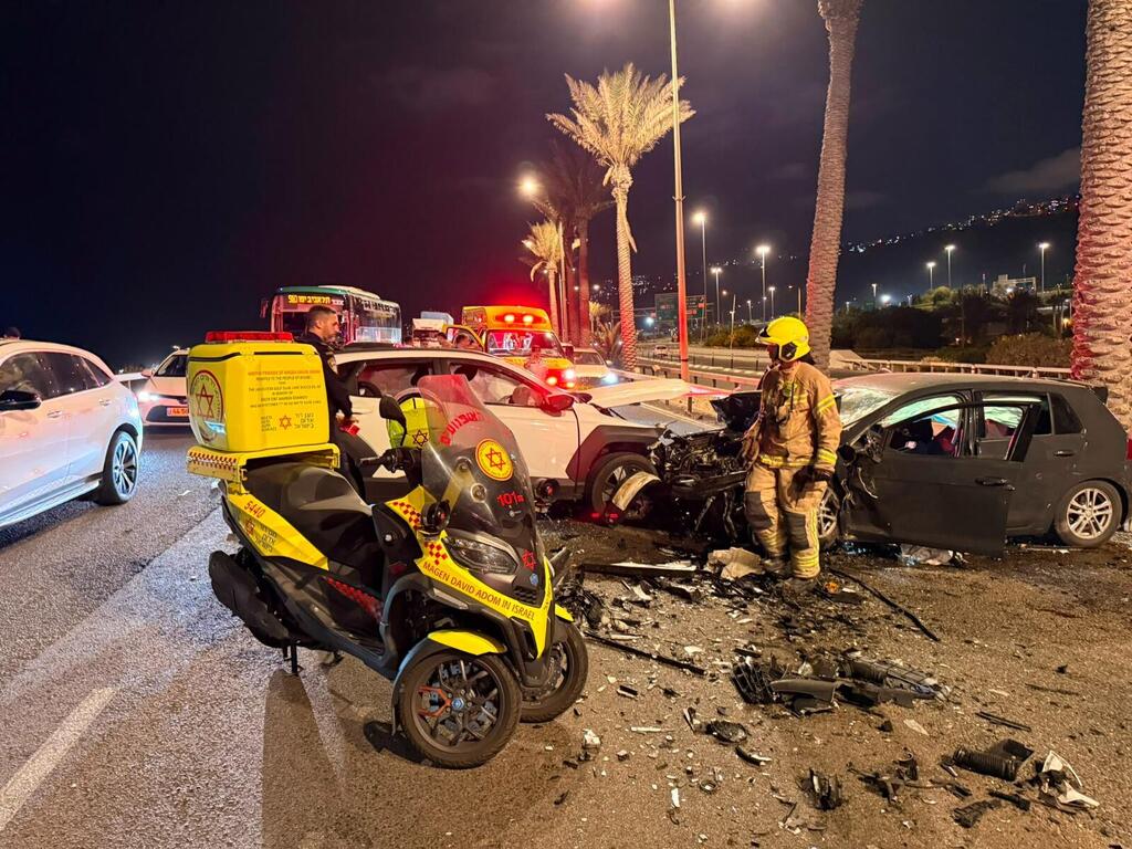 حادث طرق مروّع على شارع 2 قرب حيفا (نجمة داوود الحمراء ) حادث طرق مروّع على شارع 2 قرب حيفا
