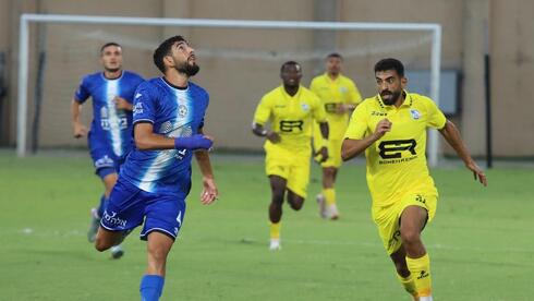 مكابي الرينة يخطف فوزه الأول بهدف قاتل في الدقيقة 87