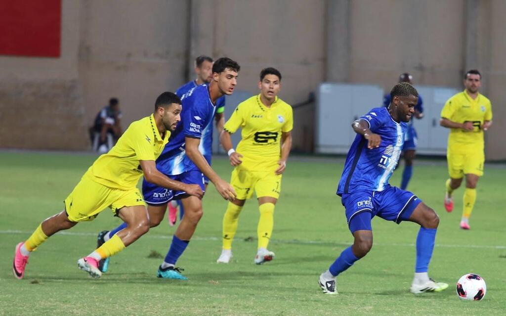 مكابي الرينة يخطف فوزه الأول بهدف قاتل في الدقيقة 87