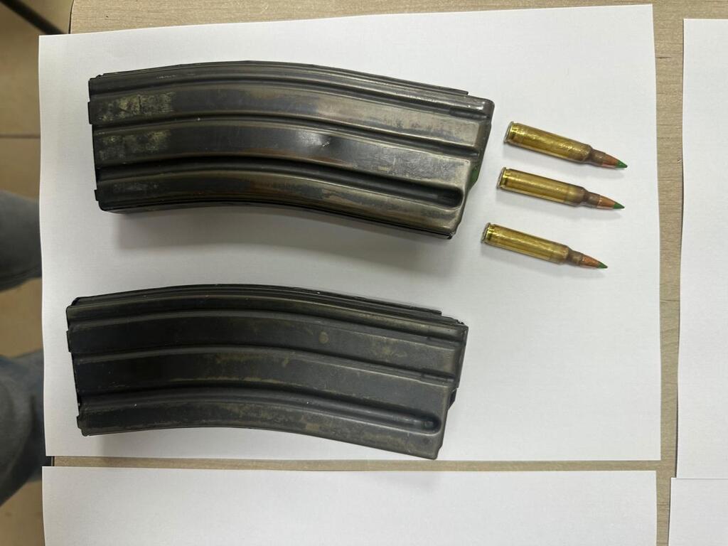 اعتقال شابين من القدس الشرقية بشبهة إطلاق النار وضبط بندقية M16 (الشرطة) اعتقال شابين من القدس الشرقية بشبهة إطلاق النار وضبط بندقية M16