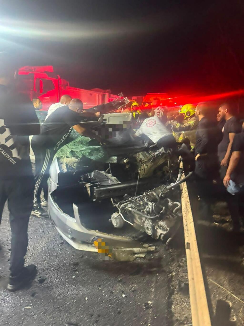 حادث طرق على شارع 675 في منطقة المروج (نجمة داوود الحمراء ) حادث طرق على شارع 675 في منطقة المروج