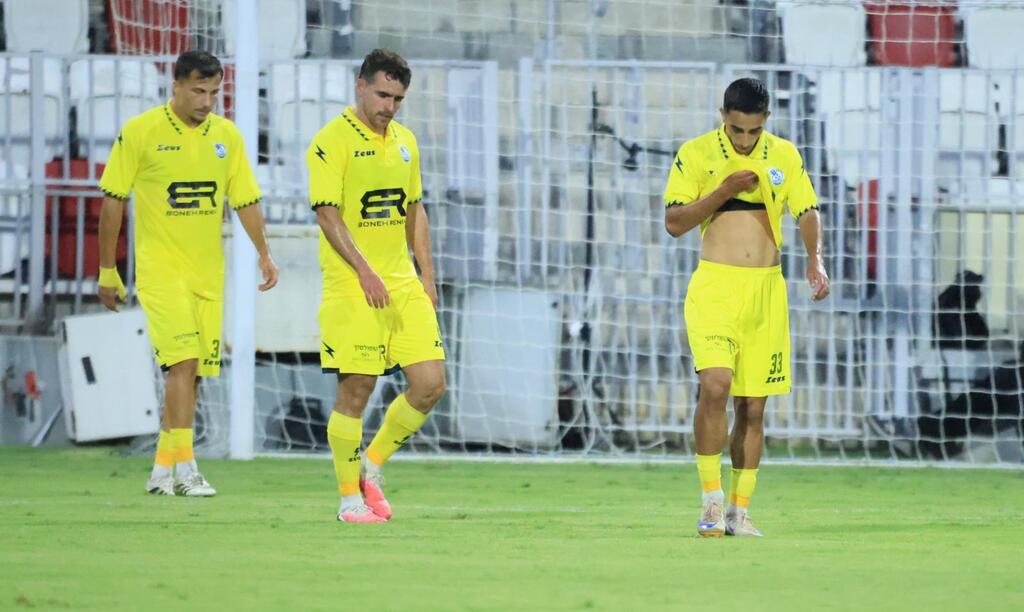 شوط ثانٍ خرافي لا ينقذ الرينة: أشدود تفوز 2-1  في القمة المبكرة