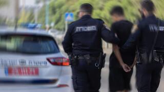 فتى من معاوية يتهم أفراد شرطة بالاعتداء عليه