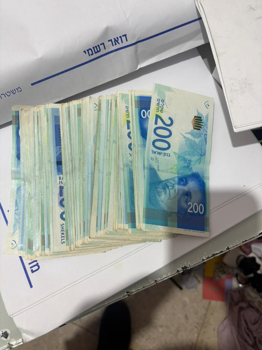 اعتقال رئيس مجلس محلي في الجنوب بشبهات رشوة وتزوير مناقصات (الشرطة) اعتقال رئيس مجلس محلي في الجنوب بشبهات رشوة وتزوير مناقصات